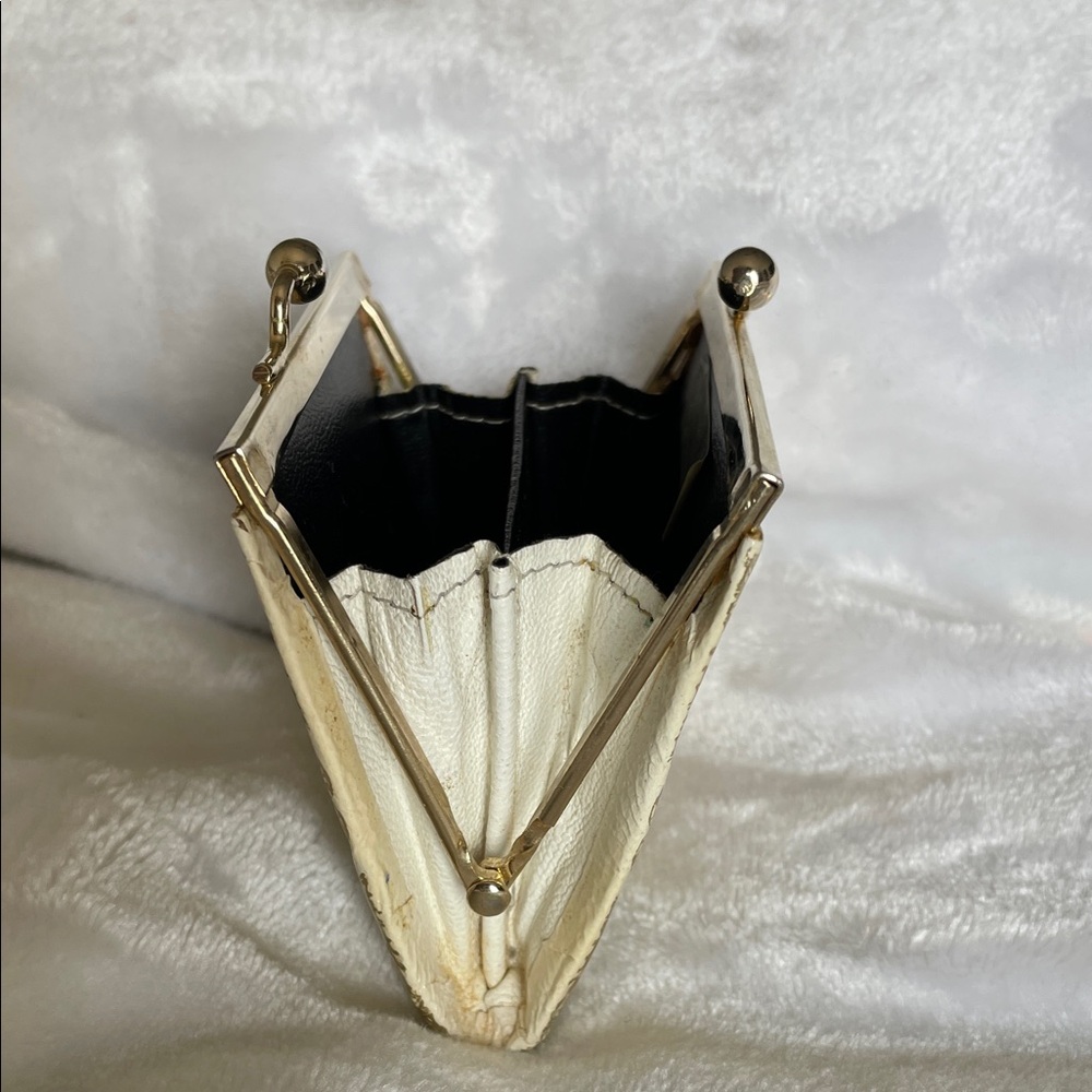 Vintage Leather Coin Purse - Picture 3 of 10